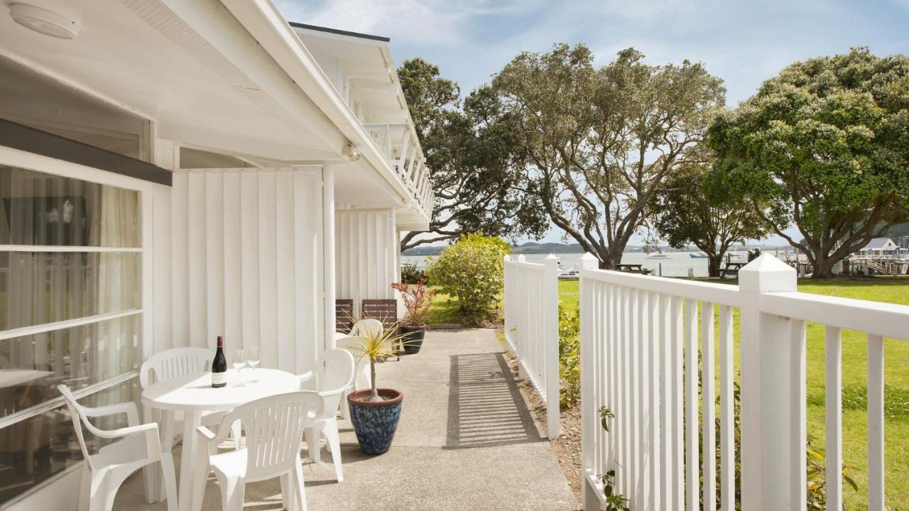 Hananui Lodge And Apartments Russell Exterior photo